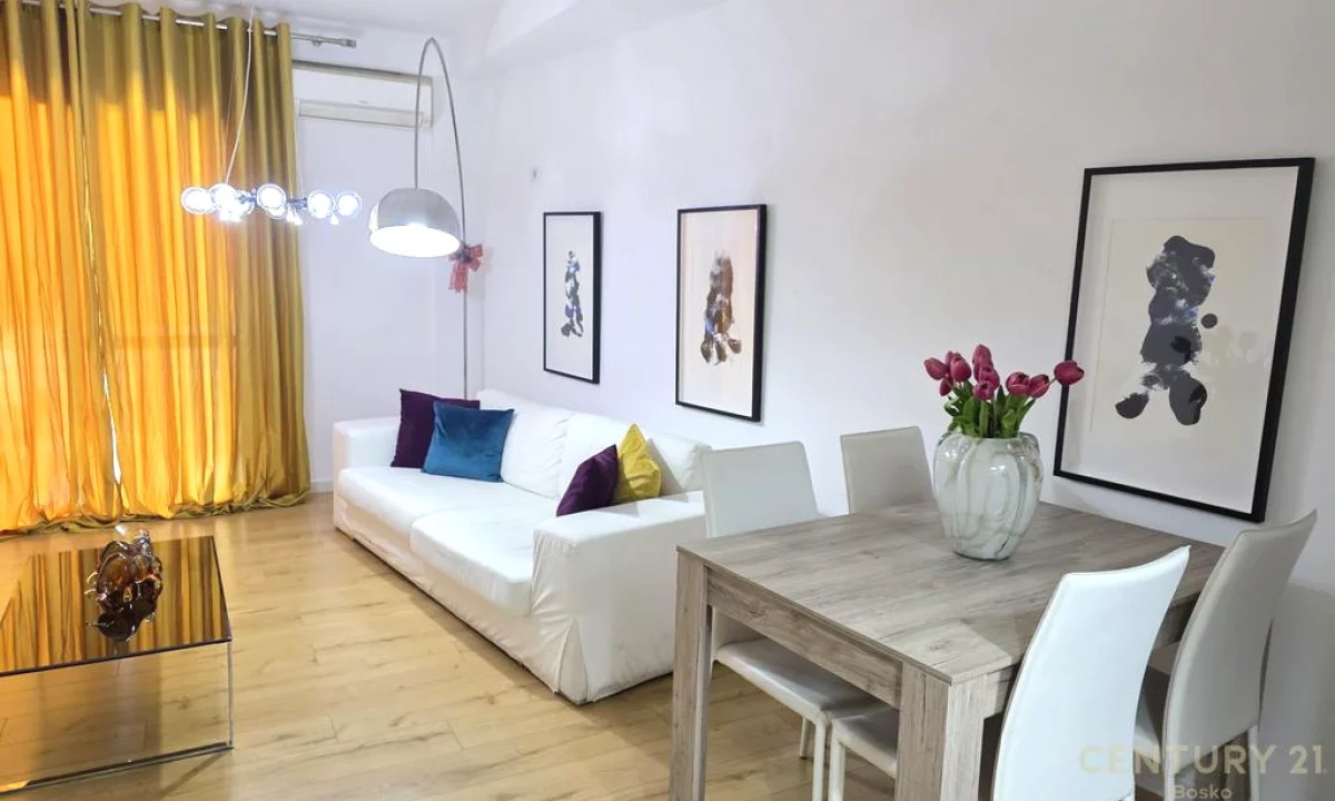 Shtepi me qera Apartament ne Tirane, 2+1, Mobilimi E mobiluar, Pagesa 800  Euro.