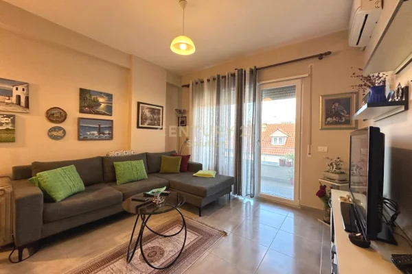 SHITET APARTAMENT 1+1 NE KOMUNE TE PARISIT !!!
