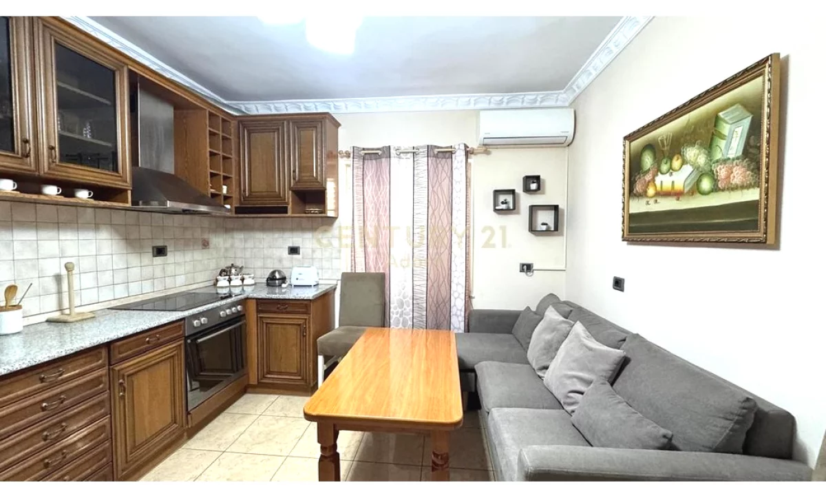 Shtepi me qera Apartament ne Tirane, 2+1, Mobilimi E mobiluar, Pagesa 650  Euro.