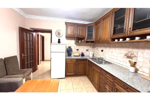 Shtepi me qera 2+1 ne Tirane - 650 Euro