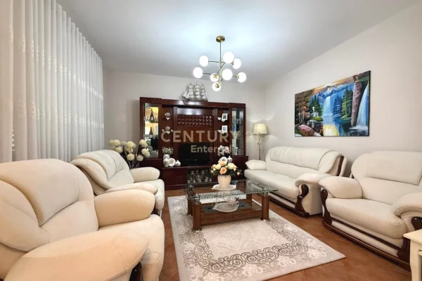 Shtepi ne shitje 3+1 ne Tirane - 350,000 Euro