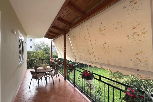 Shtepi ne shitje Vila Luksoze ne Tirane, 3+1, Mobilimi E mobiluar, Pagesa 350,000  Euro.