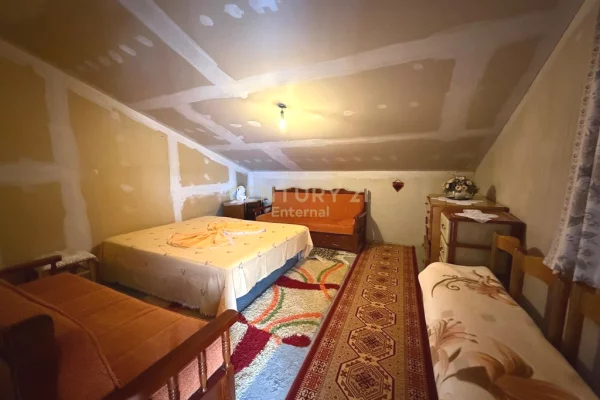 Shtepi ne shitje Vila Luksoze ne Tirane, 3+1, Mobilimi E mobiluar, Pagesa 350,000  Euro.