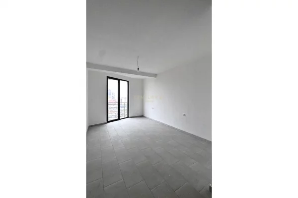 Apartment for sale in Tirana 3+1, Emty