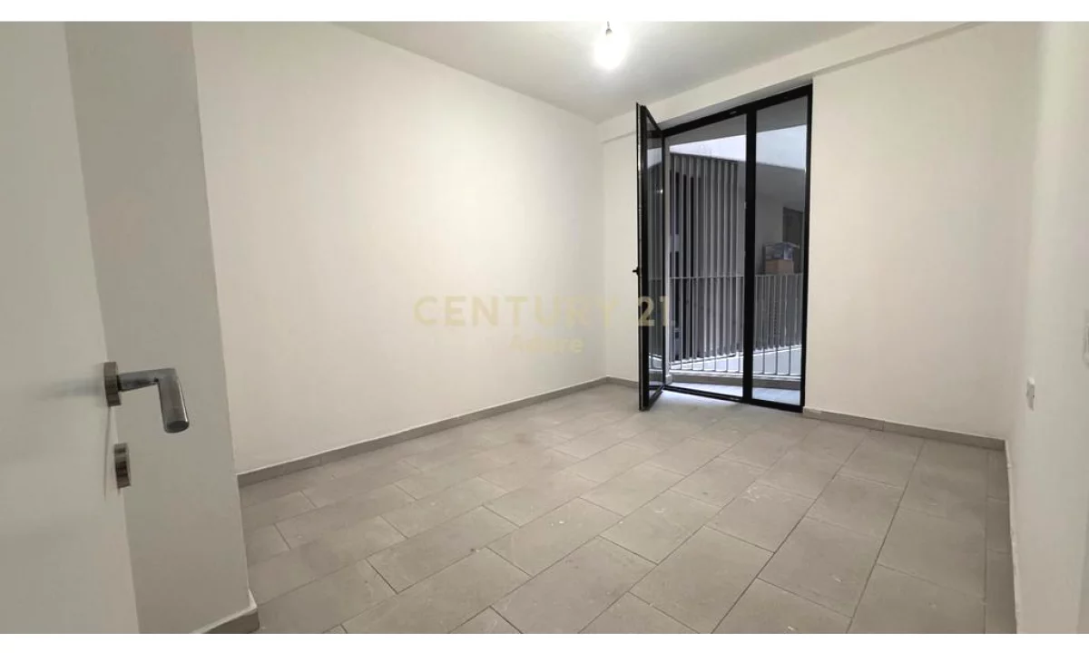 Apartment for sale in Tirana 3+1, Emty