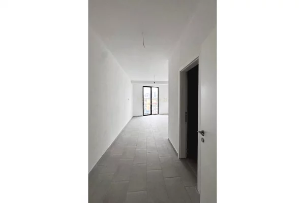 Shtepi me qera Apartament ne Tirane, 3+1, Mobilimi Bosh, pa mobiluar, Pagesa 1,200  Euro.