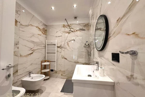 Shtepi me qera Apartament ne Tirane, 2+1, Mobilimi E mobiluar, Pagesa 1,500  Euro.