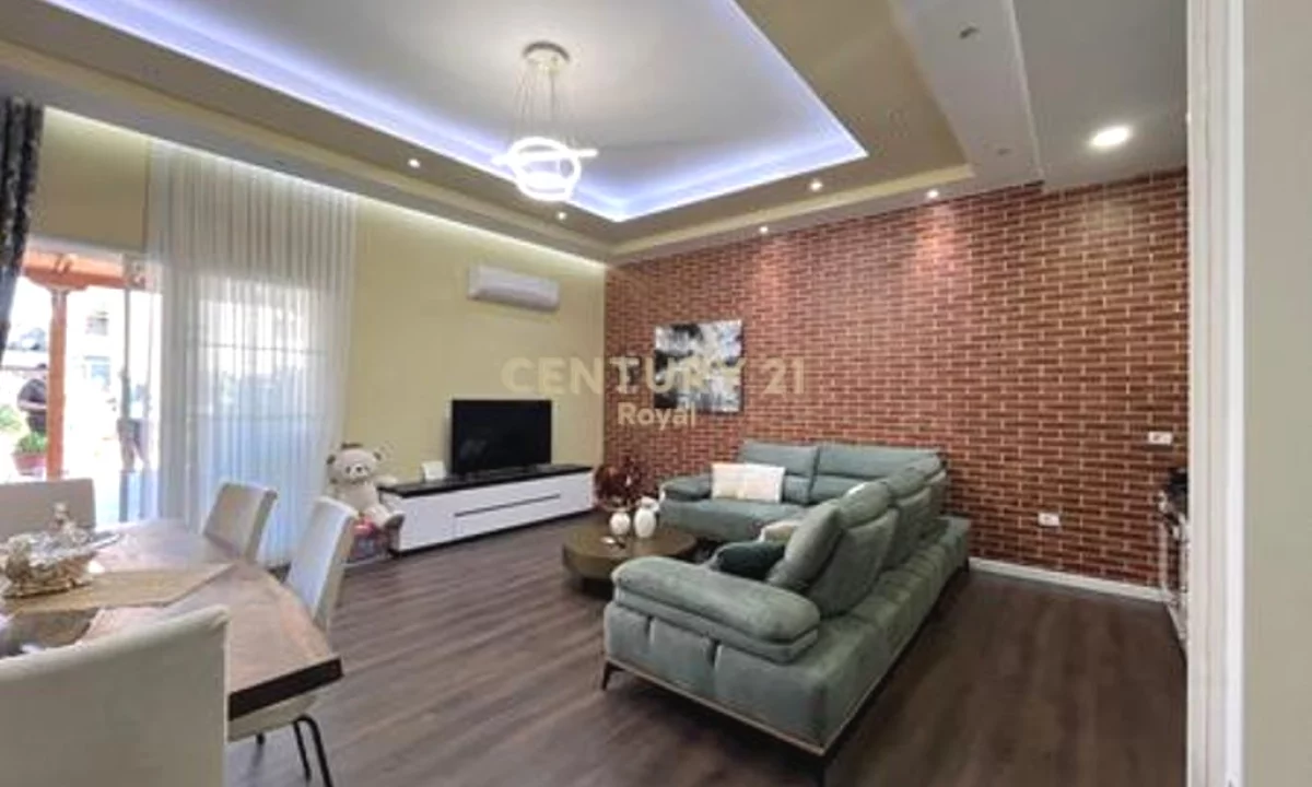 Shtepi ne shitje Apartament ne Tirane, 1+1, Mobilimi E mobiluar, Pagesa 129,000  Euro.