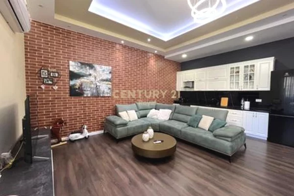 Shtepi ne shitje Apartament ne Tirane, 1+1, Mobilimi E mobiluar, Pagesa 129,000  Euro.