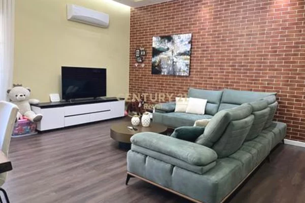 Shtepi ne shitje Apartament ne Tirane, 1+1, Mobilimi E mobiluar, Pagesa 129,000  Euro.