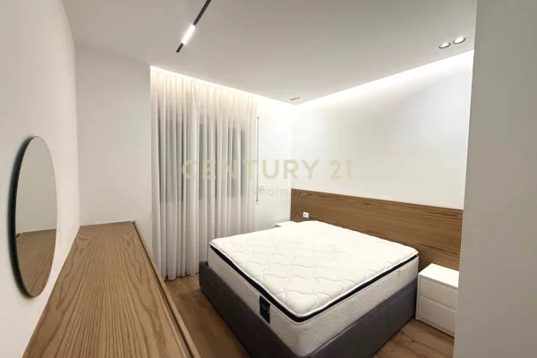 Shtepi me qera Apartament ne Tirane, 2+1, Mobilimi E mobiluar, Pagesa 1,300  Euro.