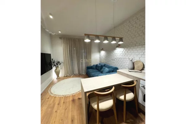 Apartament 2+1 per Qira ne Myslym Shyr!