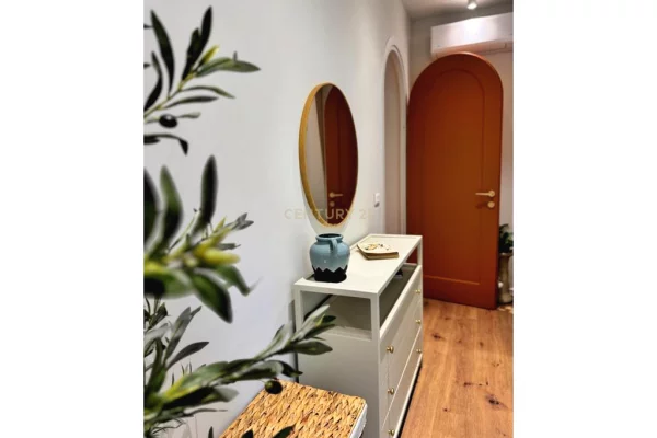 Shtepi me qera Apartament ne Tirane, 2+1, Mobilimi E mobiluar, Pagesa 930  Euro.