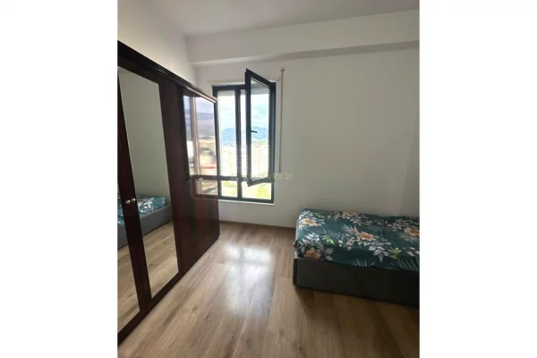 Shtepi me qera Apartament ne Tirane, 2+1, Mobilimi E mobiluar, Pagesa 60,000  Leke.