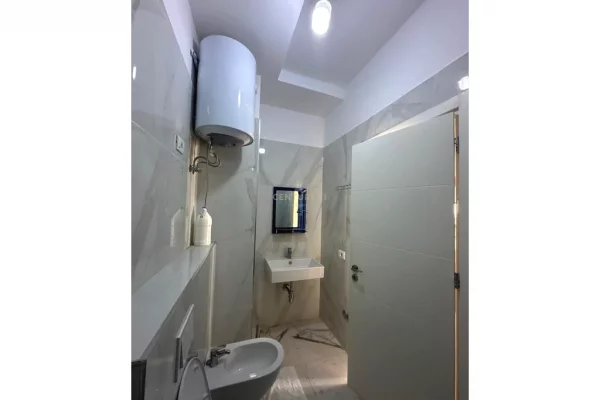 Shtepi me qera Apartament ne Tirane, 2+1, Mobilimi E mobiluar, Pagesa 60,000  Leke.