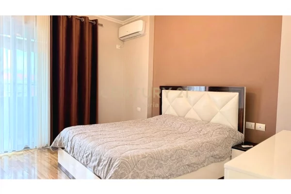 Shtepi me qera Apartament ne Tirane, 2+1, Mobilimi E mobiluar, Pagesa 650  Euro.