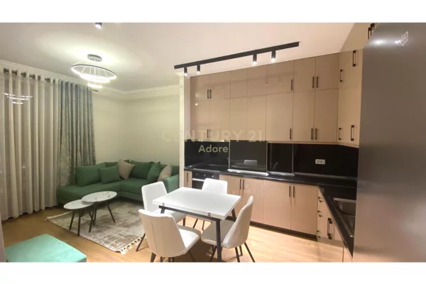 Jepet me qira apartament 1+1 tek Shkolla e Kuqe!