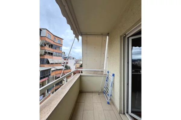 Shtepi me qera Apartament ne Tirane, 2+1, Mobilimi E mobiluar, Pagesa 900  Euro.