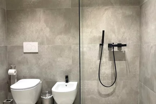 Shtepi me qera Apartament ne Tirane, 2+1, Mobilimi E mobiluar, Pagesa 2,000  Euro.