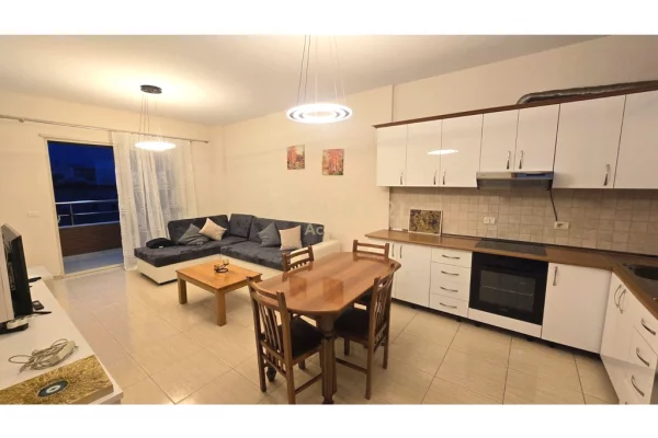 Shtepi me qera Apartament ne Tirane, 1+1, Mobilimi E mobiluar, Pagesa 700  Euro.