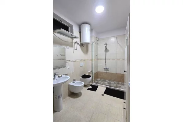 Shtepi me qera Apartament ne Tirane, 1+1, Mobilimi E mobiluar, Pagesa 700  Euro.