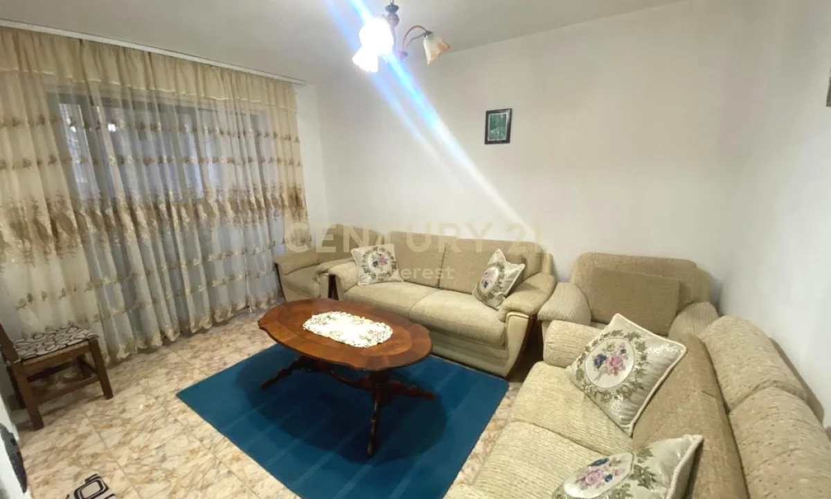 Shtepi ne shitje Apartament ne Tirane, 2+1, Mobilimi E mobiluar, Pagesa 300,000  Euro.