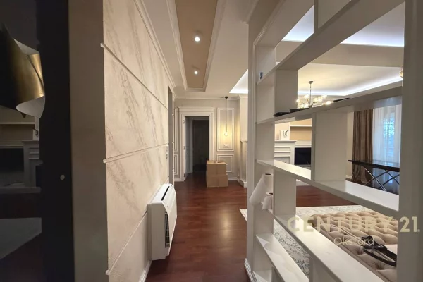 Shtepi ne shitje Apartament ne Tirane, 2+1, Mobilimi E mobiluar, Pagesa 300,000  Euro.