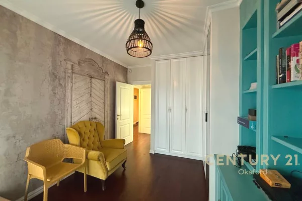 Shtepi ne shitje Apartament ne Tirane, 2+1, Mobilimi E mobiluar, Pagesa 300,000  Euro.