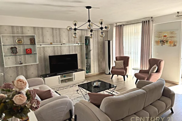 Shtepi ne shitje Apartament ne Sarande, 3+1, Mobilimi E mobiluar, Pagesa 245,000  Euro.