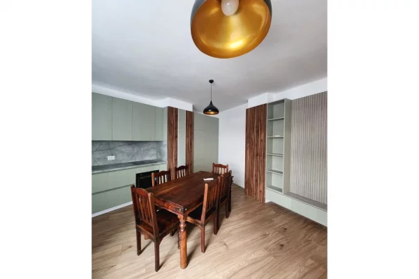 Shtepi me qera 2+1 ne Tirane - 1,200 Euro