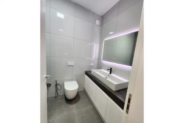 Shtepi me qera Apartament ne Tirane, 2+1, Mobilimi E mobiluar, Pagesa 1,200  Euro.