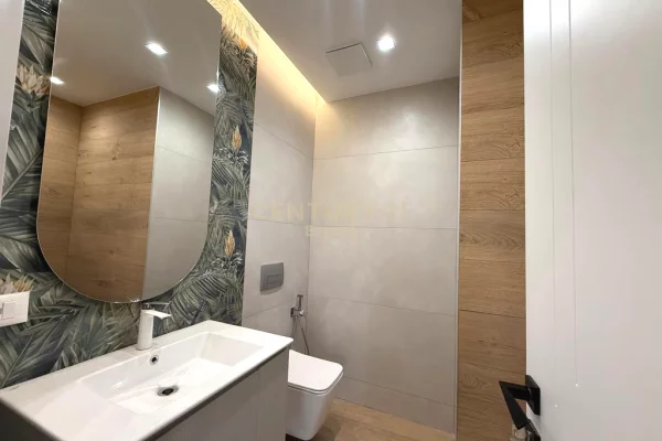 Shtepi me qera Apartament ne Tirane, 2+1, Mobilimi E mobiluar, Pagesa 1,500  Euro.