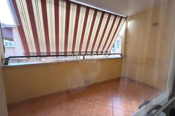 Zyre 1+1 Me Qira ne Ish Blloku, Tirane