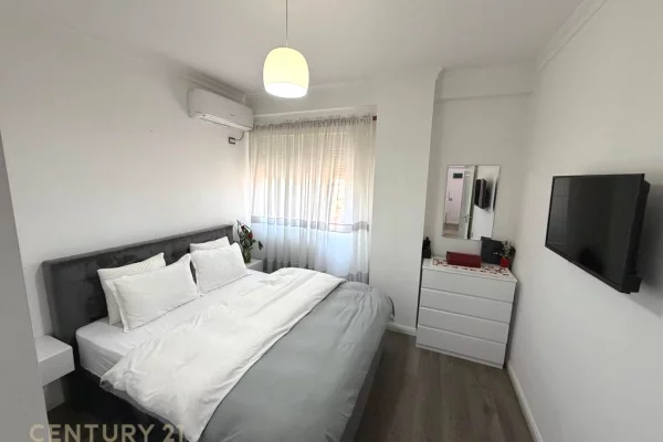 Shtepi ne shitje Apartament ne Tirane, 2+1, Mobilimi E mobiluar, Pagesa 203,000  Euro.