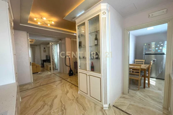 Penthouse (panoramic top floor) for sale in Tirana 4+1, Furnished