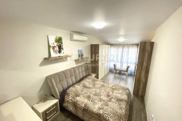 Penthouse (panoramic top floor) for sale in Tirana 4+1, Furnished