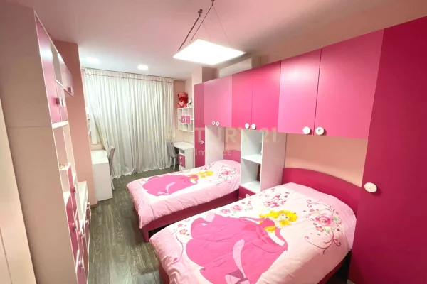 Penthouse (panoramic top floor) for sale in Tirana 4+1, Furnished