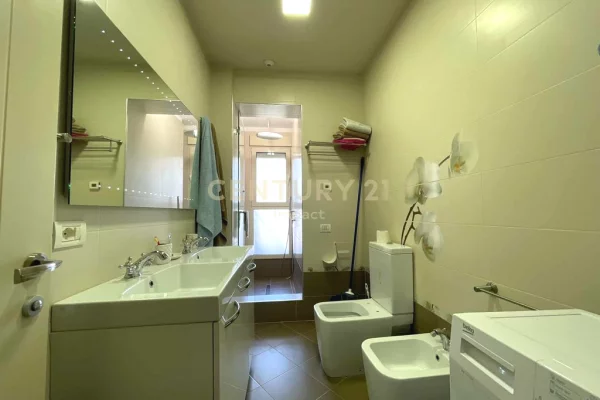 Penthouse (panoramic top floor) for sale in Tirana 4+1, Furnished