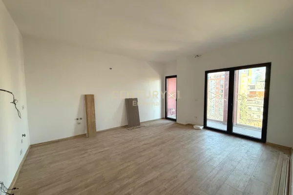 Ambient biznesi me qera 3+1 ne Tirane - 750 Euro