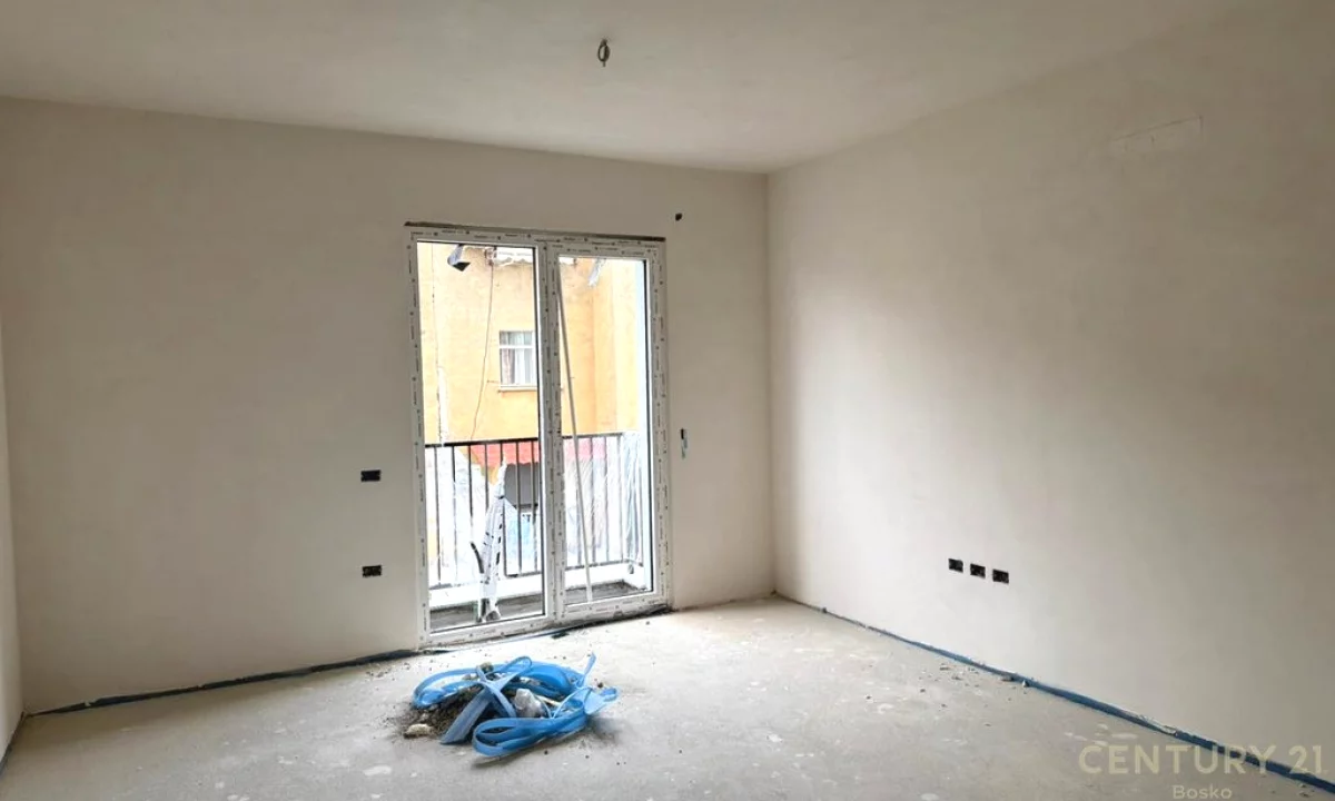 Shtepi ne shitje Apartament ne Tirane, 2+1, Mobilimi Bosh, pa mobiluar, Pagesa 138,550  Euro.
