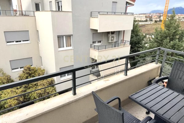 Shtepi me qera Apartament ne Tirane, 3+1, Mobilimi E mobiluar, Pagesa 1,300  Euro.