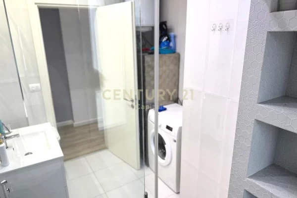 Shtepi me qera Apartament ne Tirane, 3+1, Mobilimi E mobiluar, Pagesa 1,300  Euro.