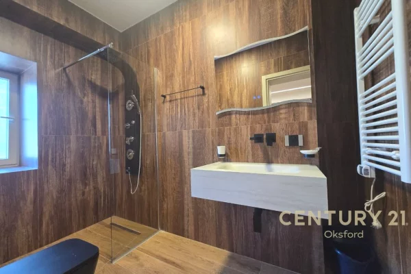 Shtepi me qera Apartament ne Tirane, 2+1, Mobilimi E mobiluar, Pagesa 1,000  Euro.