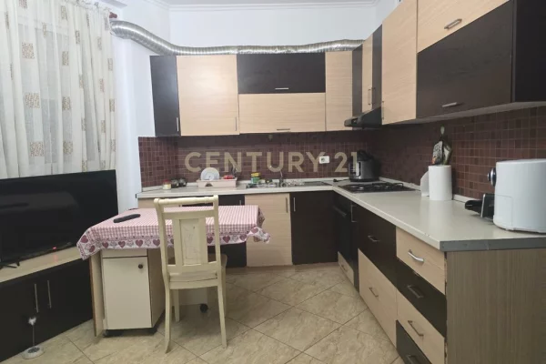 Shtepi ne shitje Apartament ne Tirane, 1+1, Mobilimi E mobiluar, Pagesa 130,000  Euro.