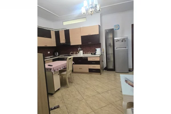 Shtepi ne shitje Apartament ne Tirane, 1+1, Mobilimi E mobiluar, Pagesa 130,000  Euro.