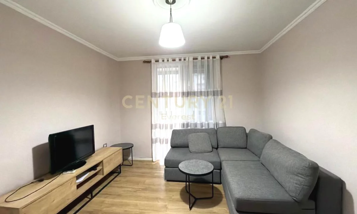 Shtepi me qera Apartament ne Tirane, 2+1, Mobilimi E mobiluar, Pagesa 550  Euro.