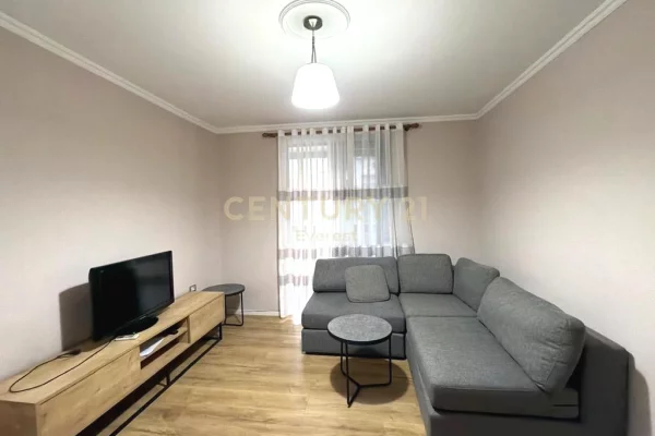 Shtepi me qera 2+1 ne Tirane - 550 Euro