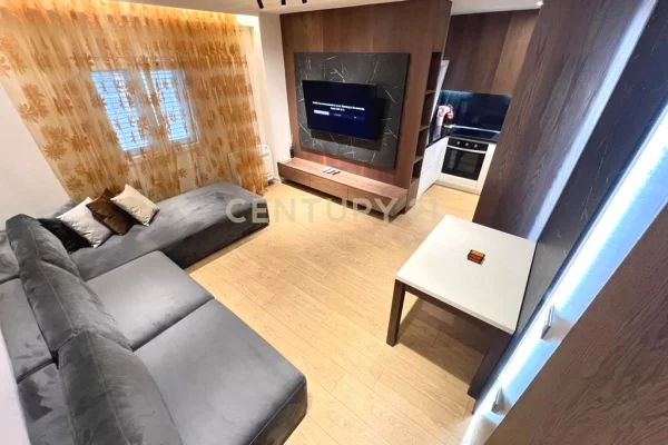 Shtepi me qera Apartament ne Tirane, 1+1, Mobilimi E mobiluar, Pagesa 620  Euro.