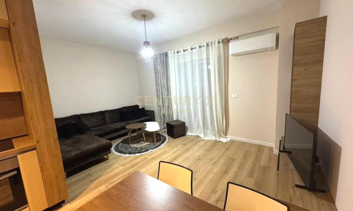 Shtepi me qera Apartament ne Tirane, 2+1, Mobilimi E mobiluar, Pagesa 1,000  Euro.