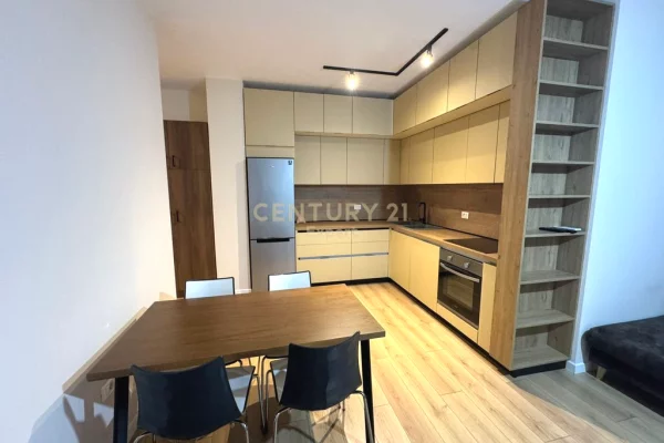 Shtepi me qera Apartament ne Tirane, 2+1, Mobilimi E mobiluar, Pagesa 1,000  Euro.